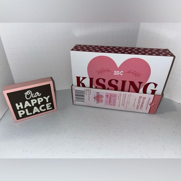 Bundle lot of (4) Valentine Decor Signs Hearts + Gnome coloring book - Picture 4 of 5